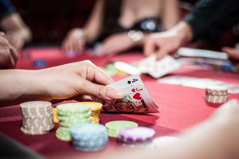 Khám phá cách chơi thịnh hành tại Oasis Poker và tăng cơ hội chiến thắng